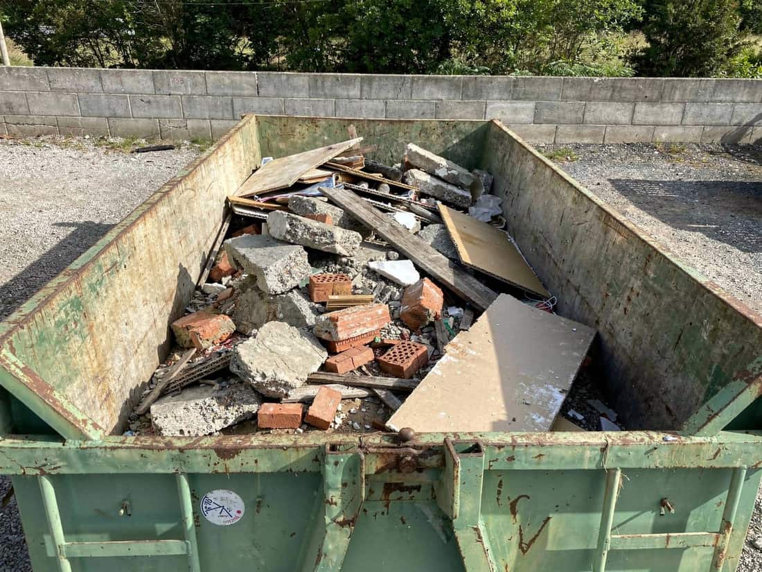 Déchets acceptés en benne à Villeurbanne, gravats, bois et plâtre